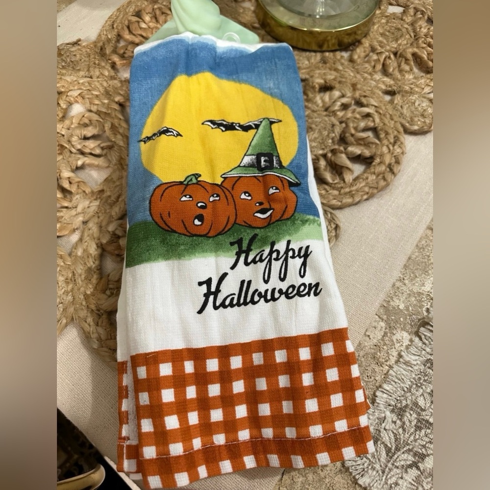 Vintage style Happy Halloween kitchen towels set of 2